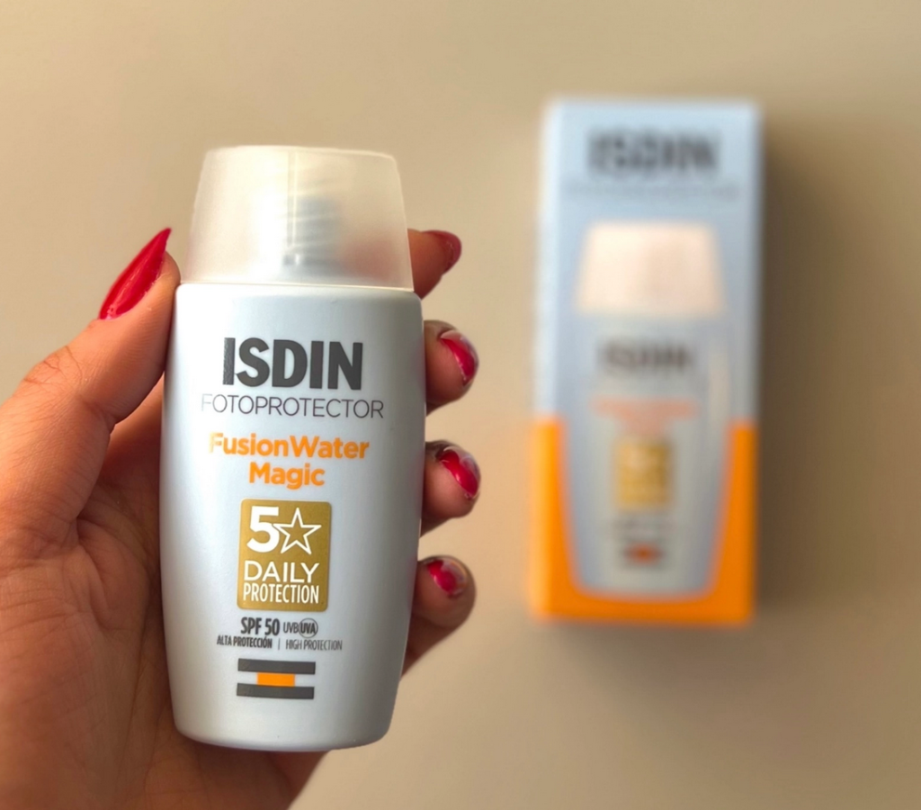 ضد آفتاب فلوئیدی فیوژن واتر مجیک بی رنگ ایزدین SPF50